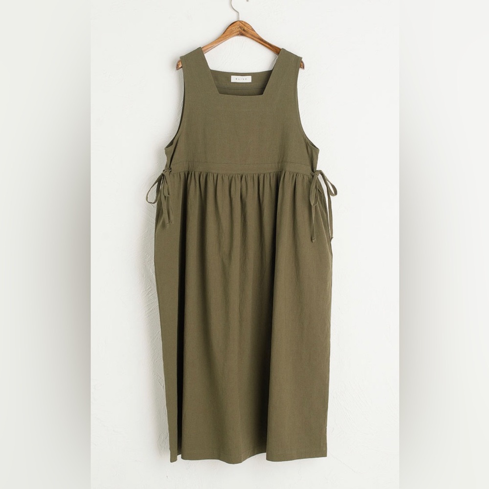 Olive clothing (UK brand) apron dungaree dress